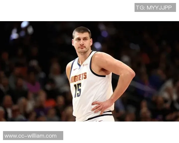 约基奇半场表现亮眼5投4中斩获10分3篮板6助攻三分球命中率高达667